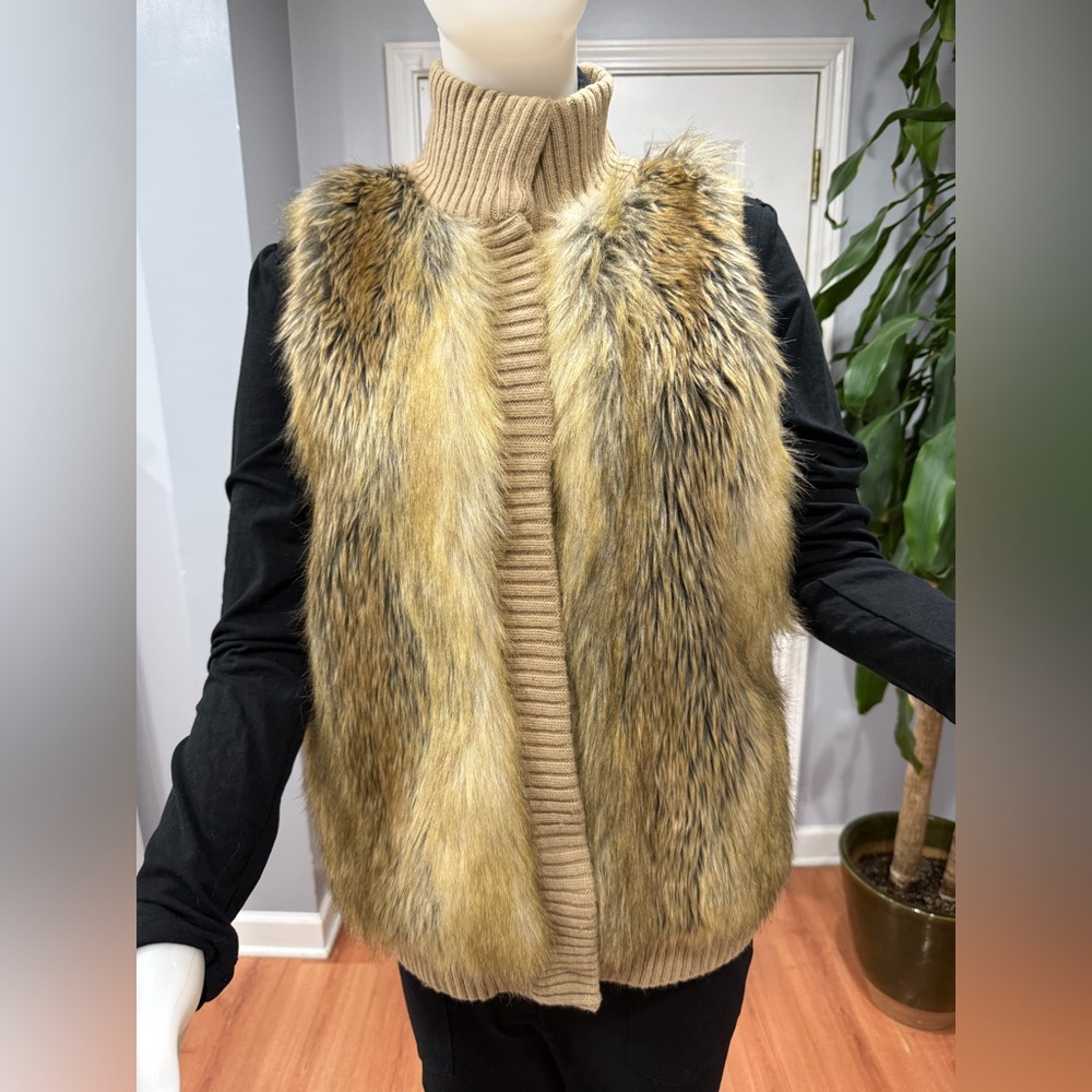 Chic Michael Kors Tan Knit Sweater Small